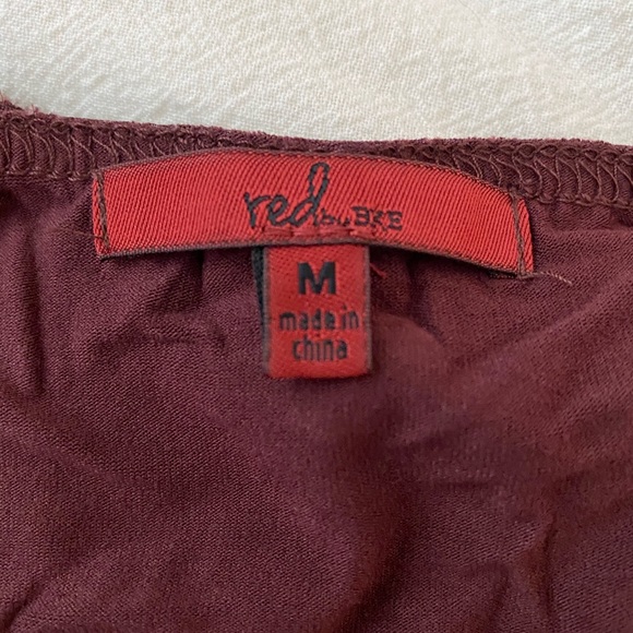 Maroon tank top with lace back - Picture 3 of 4